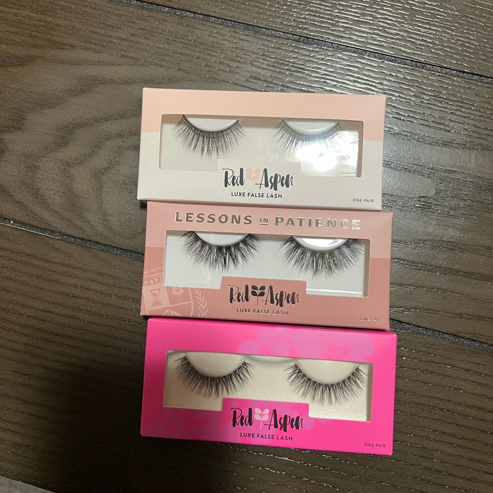 Red Aspen Luxe False Lash Set - Black silk strip lashes
